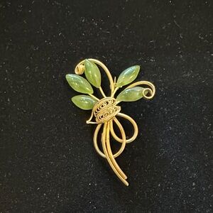 Vintage Jade and Gold Leaf Brooch